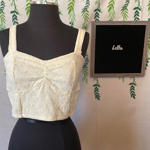 Size Large Lacey Short Shirt B2 - Picture 1 of 3